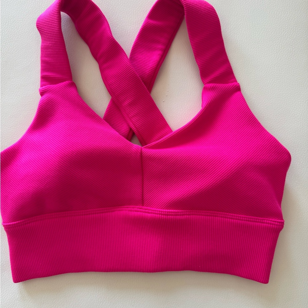 ALO Yoga Hot Pink Activewear Bra and Leggings - Picture 9 of 10